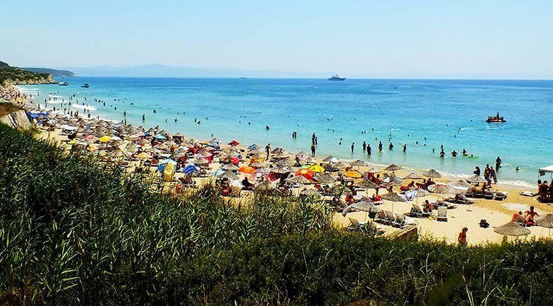 Bozcaada, Ayazma plajı, Türkiye'nin en temiz sularından birine sahip.